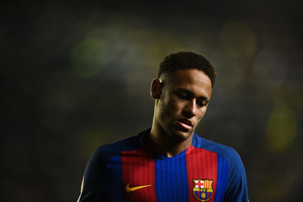 VILLARREAL, SPAIN - JANUARY 08: Neymar Jr. of FC Barcelona looks on during the La Liga match between Villarreal CF and FC Barcelona at Estadio de la Ceramica stadium on January 8, 2017 in Villarreal, Spain. (Photo by David Ramos/Getty Images)
