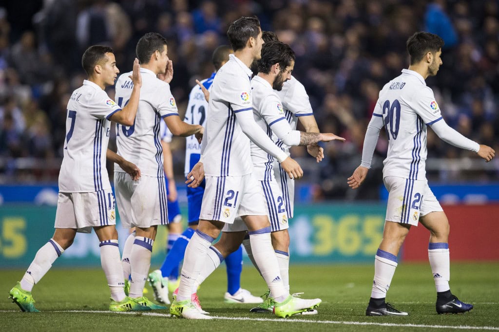 LA CORUNA, SPAIN - APRIL 26: Isco of Real Madrid celebrates after scoring his team's fifth goal during the La Liga match between RC Deportivo La Coruna and Real Madrid at Riazor Stadium on April 26, 2017 in La Coruna, Spain. (Photo by Juan Manuel Serrano Arce/Getty Images)
