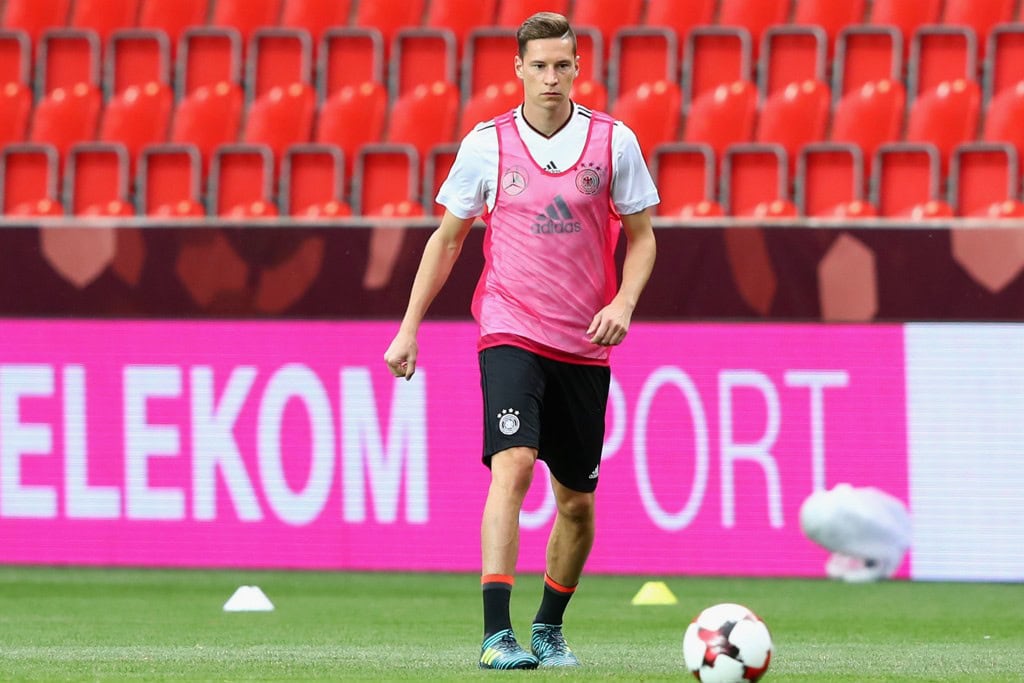 PRAGUE, CZECH REPUBLIC - AUGUST 31: Julian Draxler attends a Germany training session at Eden Arena ahead of their FIFA World Cup Russia 2018 Group C Qualifier against Czech Republic on August 31, 2017 in Prague, Czech Republic. (Photo by Alexander Hassenstein/Bongarts/Getty Images)