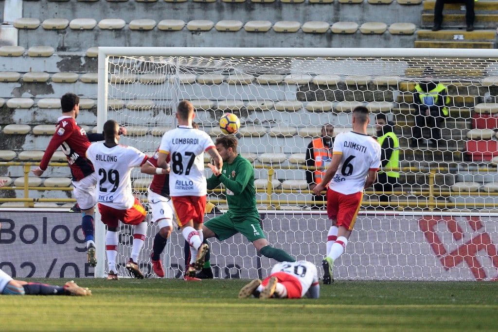 BOLOGNA, ITALY - JANUARY 21:Mattia Destro of Bologna FC scores the opening goal during the serie A match between Bologna FC and Benevento Calcio at Stadio Renato Dall'Ara on January 21, 2018 in Bologna, Italy. (Photo by Mario Carlini / Iguana Press/Getty Images)