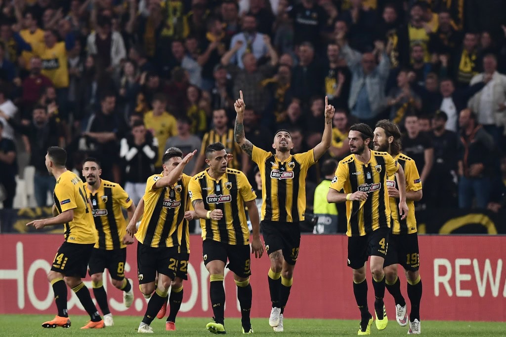 Can AEK Athens pull of an upset this week (Photo by Aris Messinis/AFP/Getty Images)