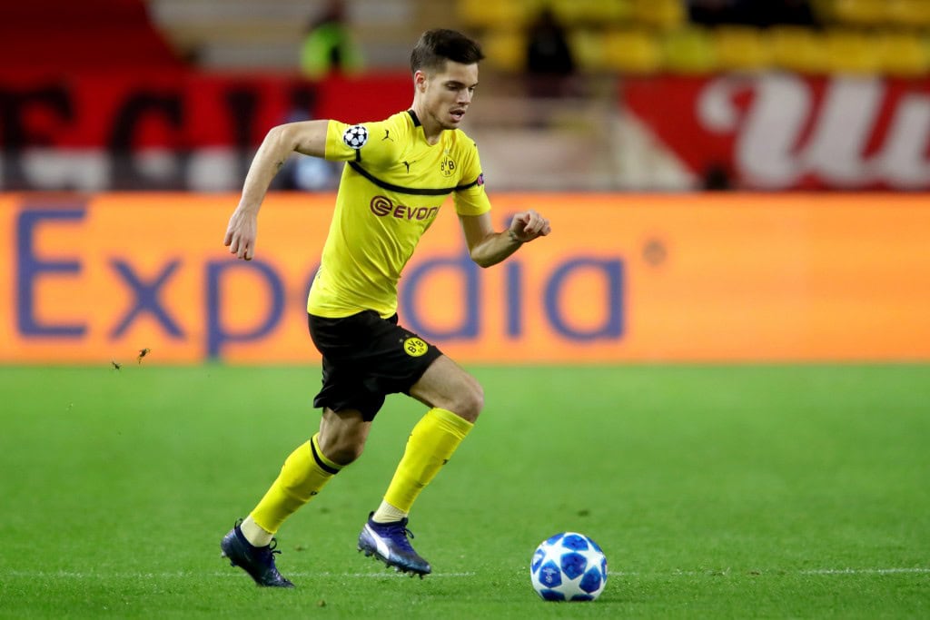 MONACO - DECEMBER 11: Julian Weigl of Dortmund runs with the ball during the UEFA Champions League Group A match between AS Monaco and Borussia Dortmund at Stade Louis II on December 11, 2018 in Monaco, Monaco. (Photo by Alexander Hassenstein/Bongarts/Getty Images)