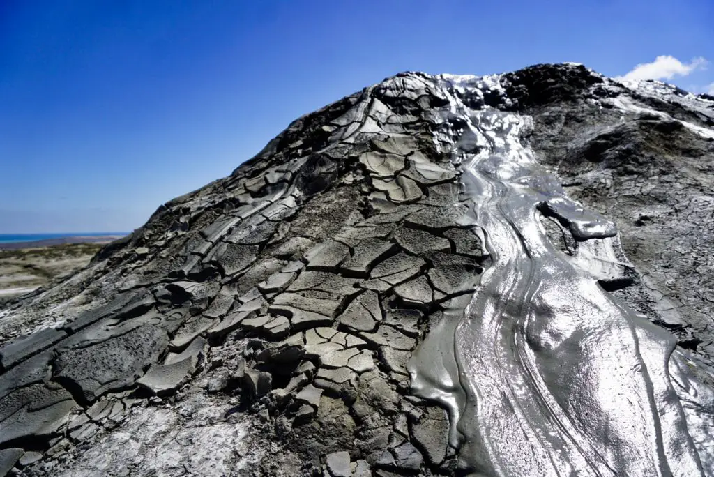 Mud volcanoes, Qobustan, Azerbaijan – Experiencing the Globe