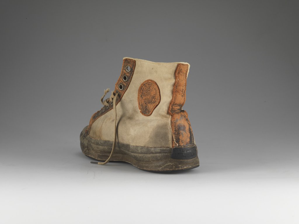 Los Converse All Star fueron los primeros tenis en ser parte del mundo del baloncesto en 1917.