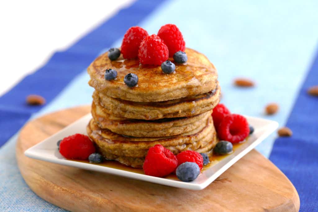 Keto pancakes with almond flour, low carb pancake recipe, keto almond flour pancakes, almond meal pancakes, freezing pancakes, keto breakfast recipes, ketogenic breakfast, ketogenic recipes, easy keto recipes, low carb breakfast meal prep