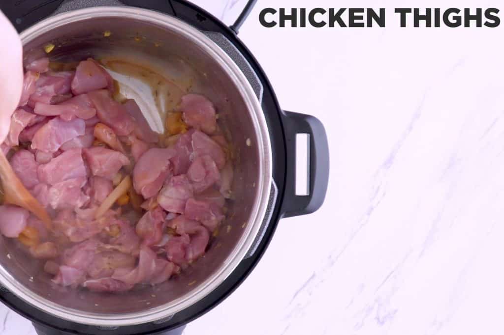 Instant Pot Apricot Chicken Recipe, apricot chicken and rice recipe, apricot glazed chicken, pressure cooker chicken recipes, instant pot chicken and rice, chicken thigh instant pot recipes, instant pot rice