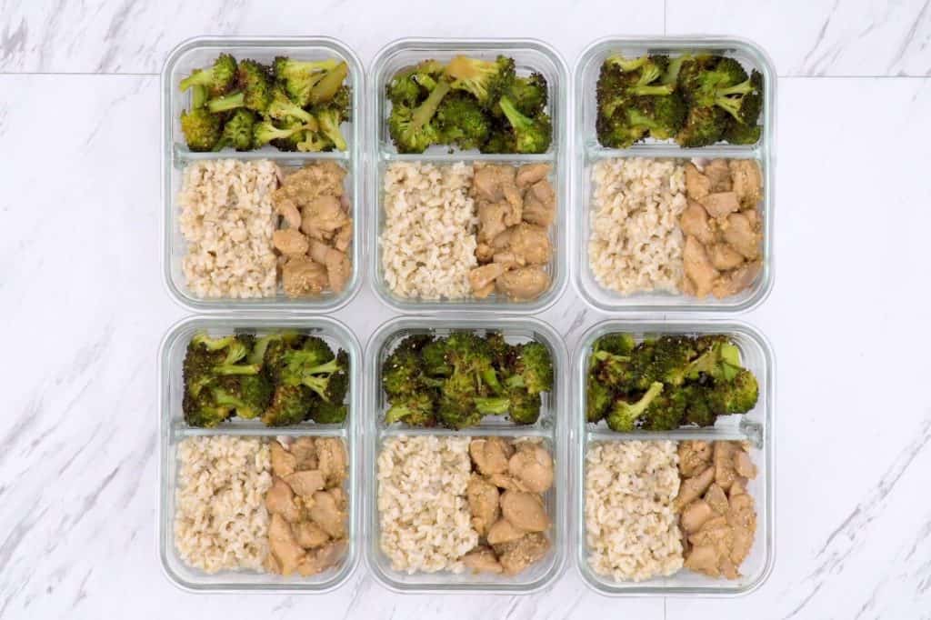 Healthy sesame chicken bowl, honey sesame chicken meal prep, work lunch meal prep, chicken meal prep ideas, sesame chicken rice bowl, easy chicken and broccoli recipes, chicken bowl recipe, food prep ideas, easy healthy recipes