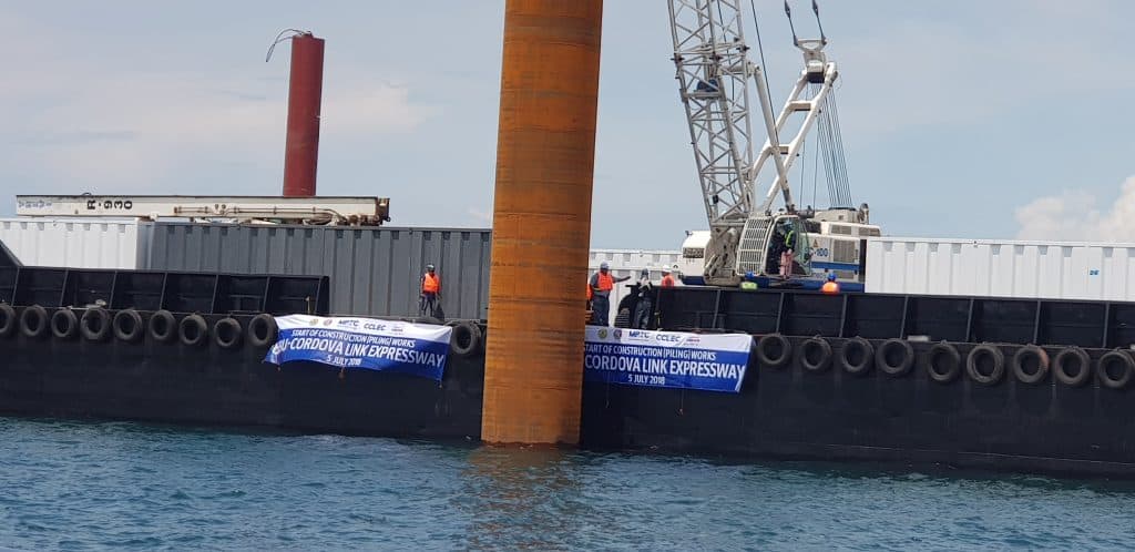 laying down of first metal pillar