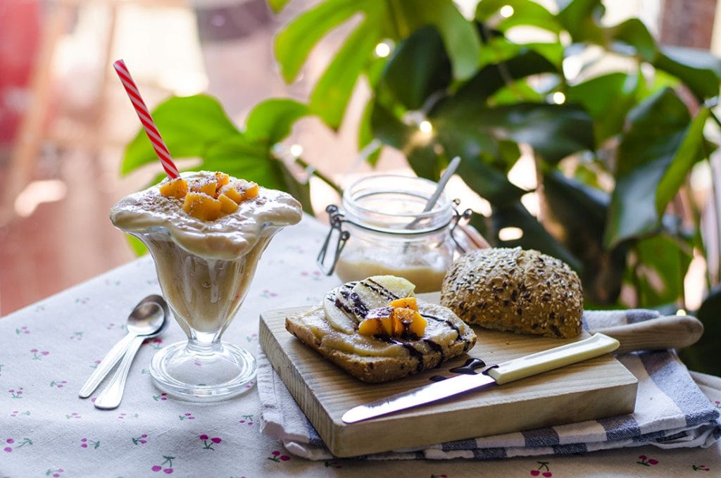 Compota de manzana y plátano (desayuno vegano)