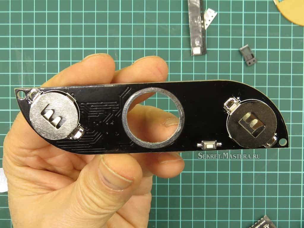 Держатели батарей припаяны на плату спинера Спинер с LED