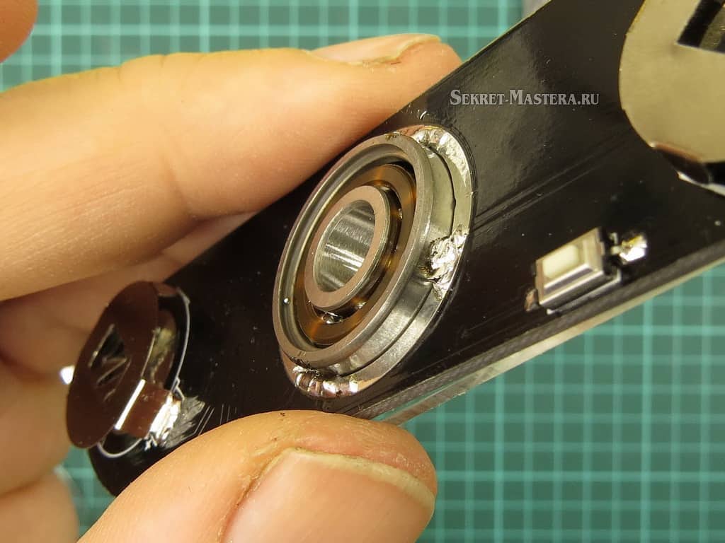 Подшипник припаян к плате спинера Спинер с LED