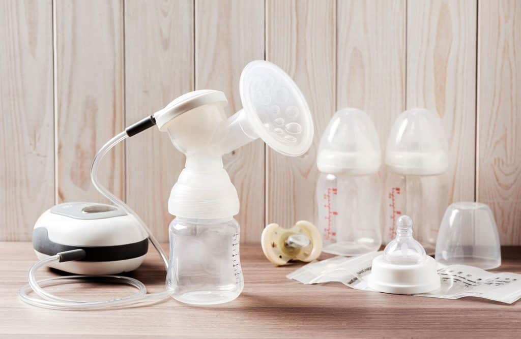 So you're ready to return to work and you want to keep your breastfeeding relationship going. That's awesome! It is absolutely possible and pumping breastmilk at work is easy to do when you have the right set up and the right tools at hand. If you're new to this, or if you just want to learn how you can pump breastmilk at work efficiently and confidently, then we have you covered.