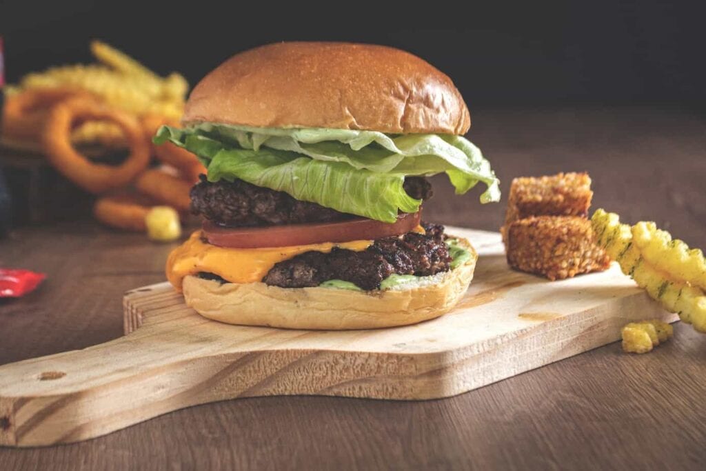 ray's grille burger vientiane