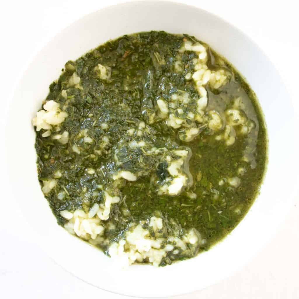 molokhia with roz in bowl