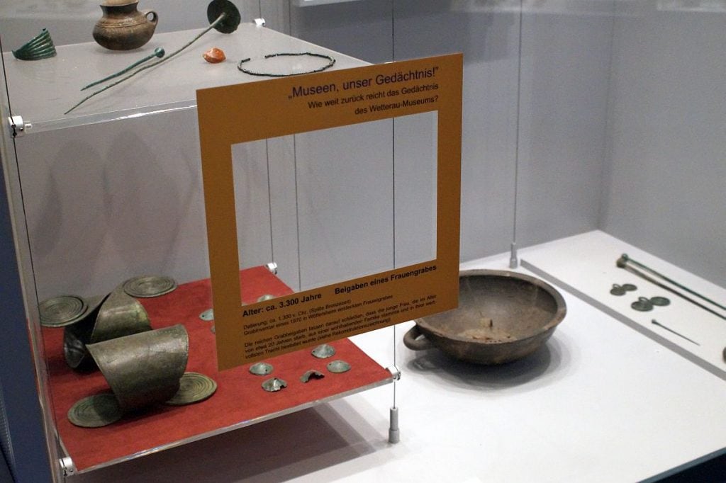 Beigaben Frauengrab Bronzezeit Wetterau-Museum Friedberg Hessen