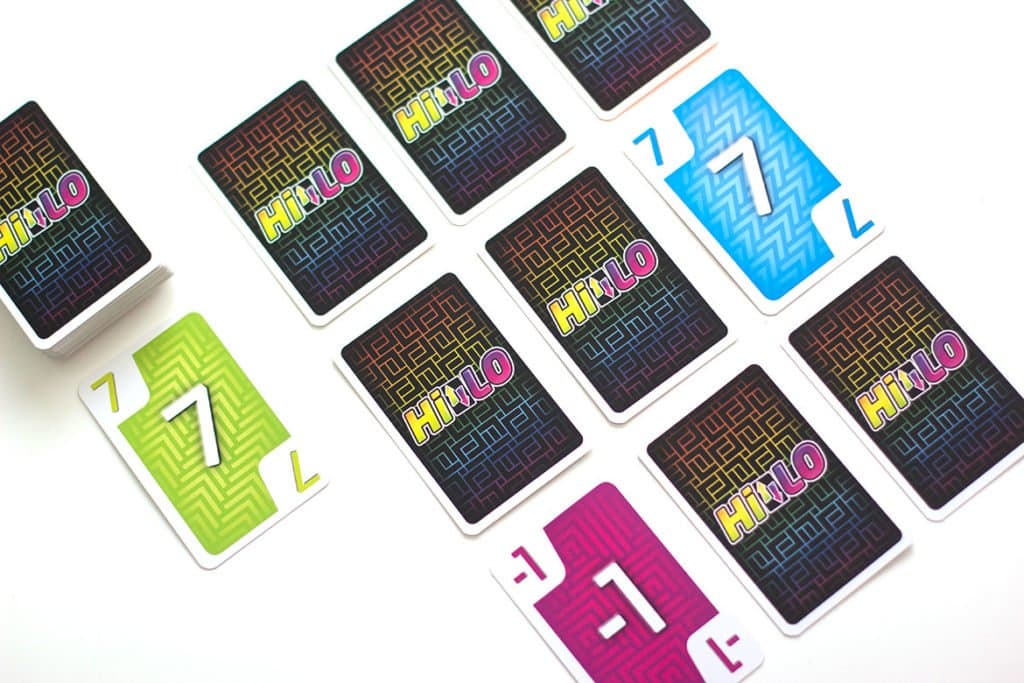 Hilo jeu de société grille de cartes