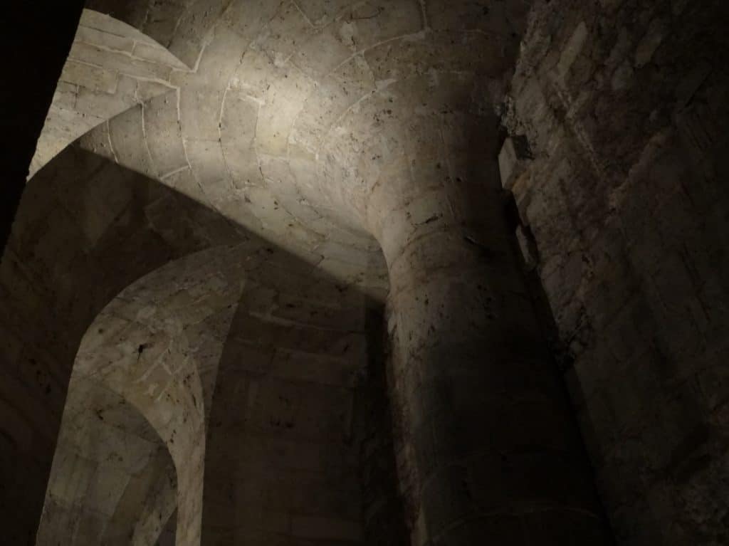 Chartres - crypte, hoofdpilaar