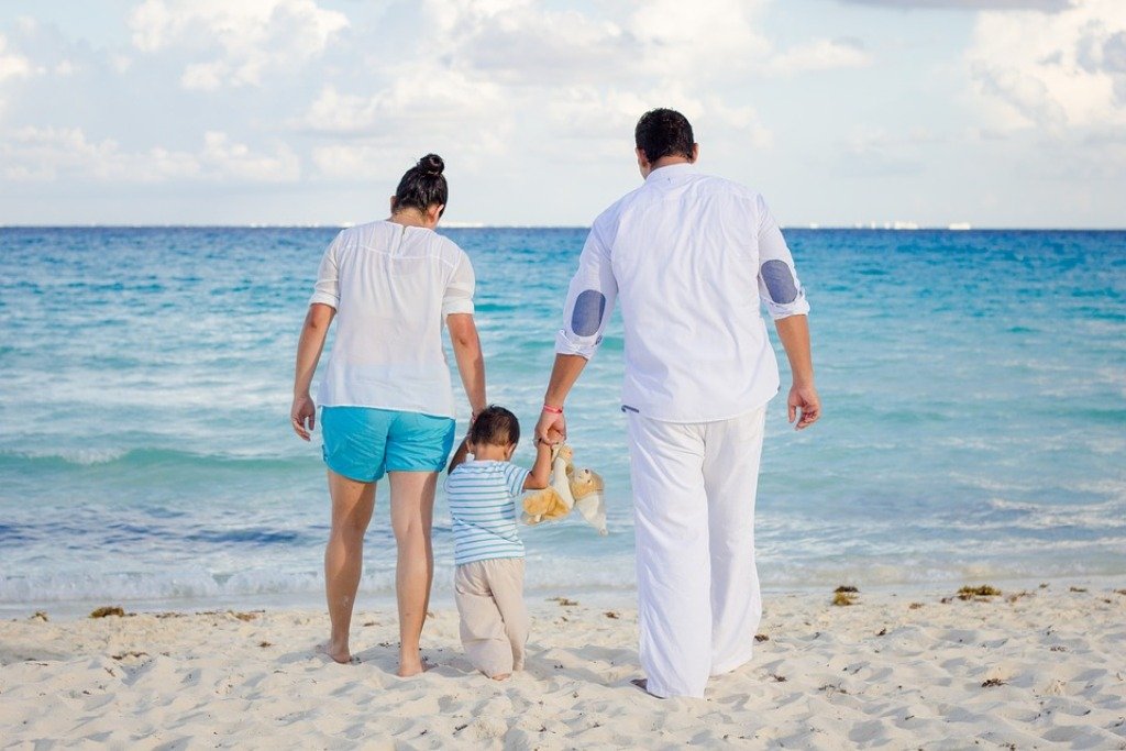 Familie, Reisen mit Kind, Kind, Strand