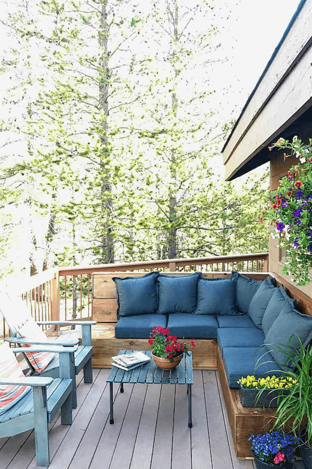 PLAY COLOR SUMMER FRONT PORCH DECORATING IDEAS