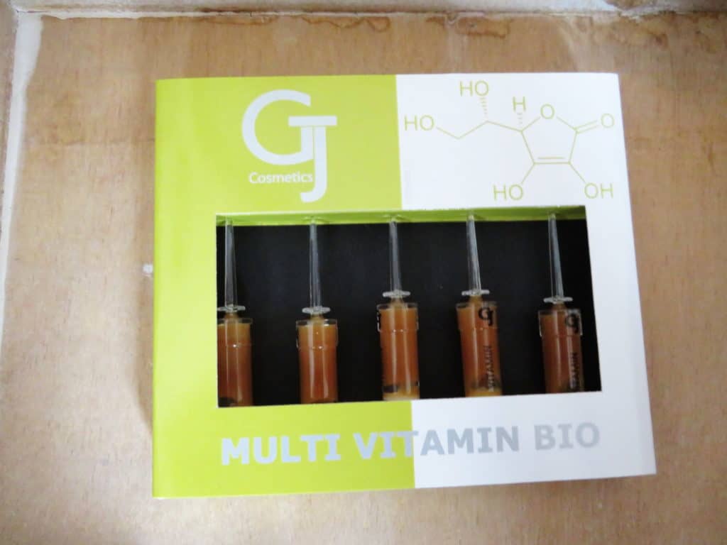 Multi-vitaminen ampullen van GJ cosmetics verkocht bij Qbeauty