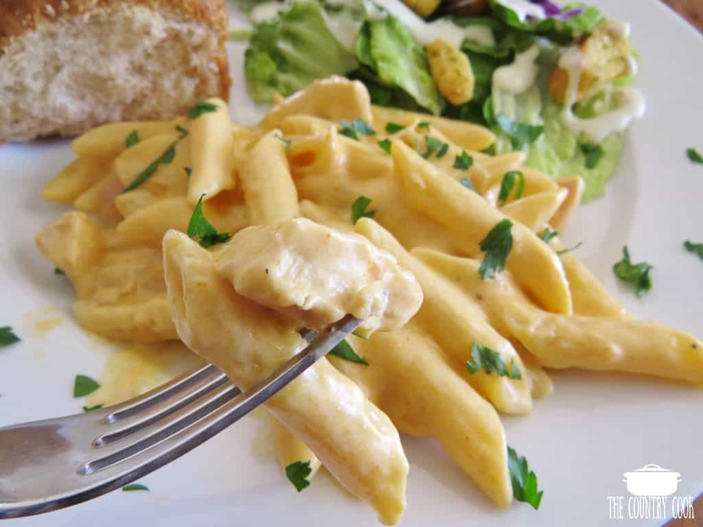 Slow Cooker Buffalo Chicken Creamy Penne Pasta