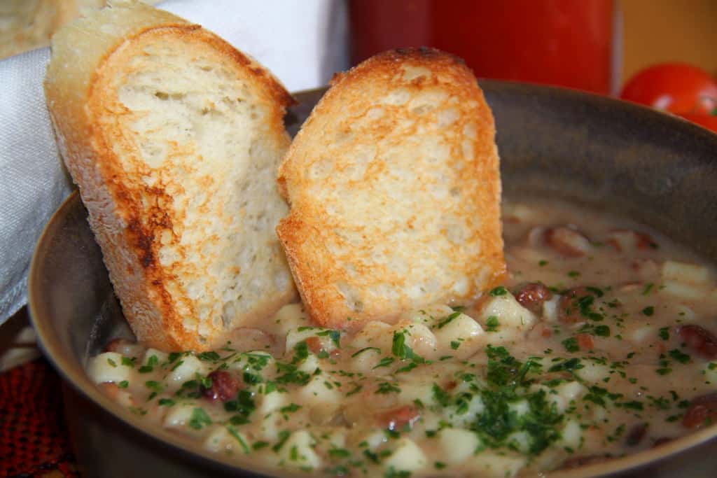 pratos tipicos italianos-pasta e fagioli