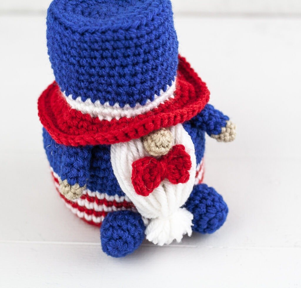 Make a Crochet Patriotic Gnome with this free crochet pattern. This gnome makes a great gift or just add them to your collection.