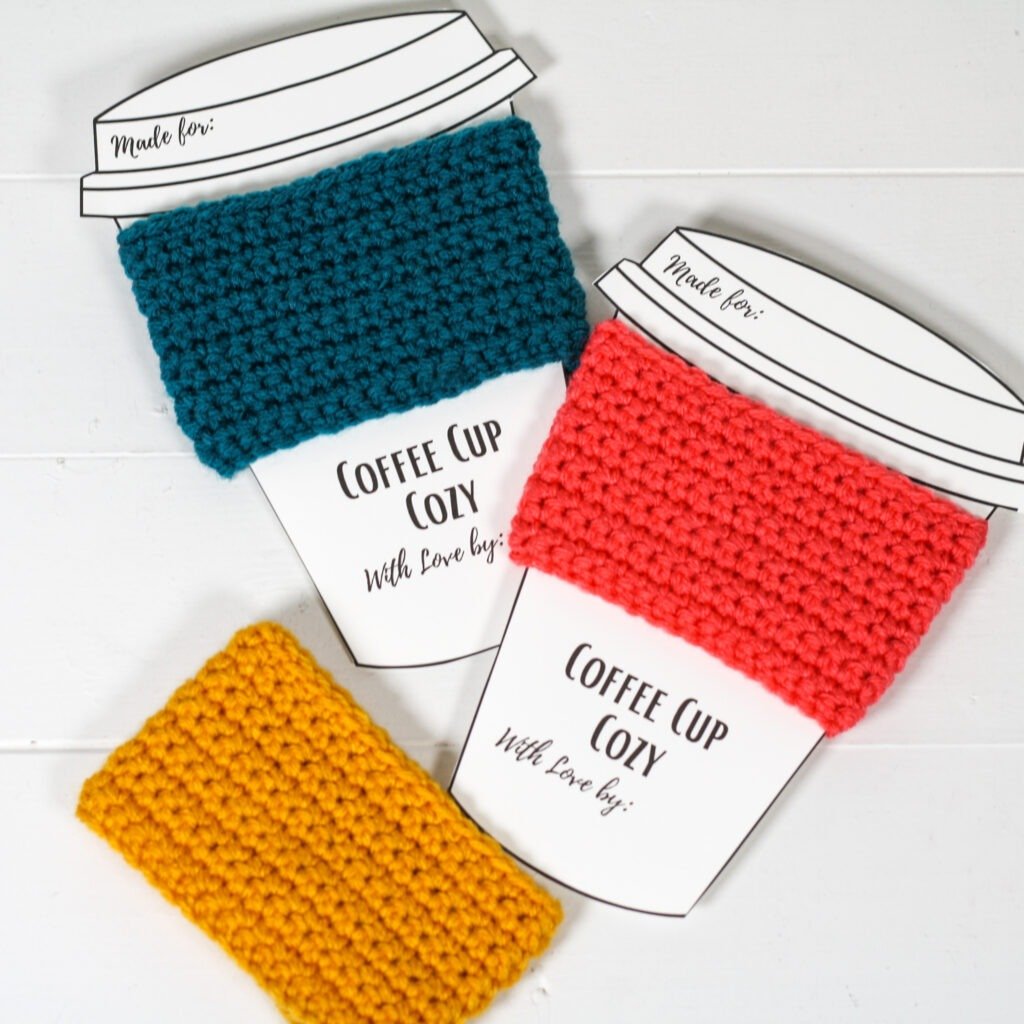 This free crochet pattern is perfect for beginners. This crochet coffee cozy pattern is easy to follow and even has an unabbreviated pattern version.