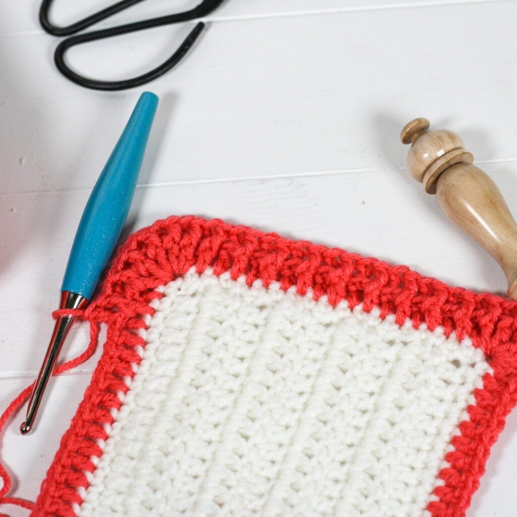 Learn to crochet this beautiful simple rib crochet border with the free crochet pattern and video tutorial. A perfect blanket border.