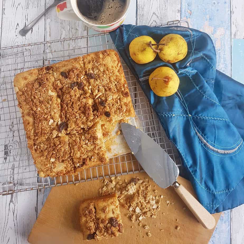 Easy Pear and Ginger Crumble Cake