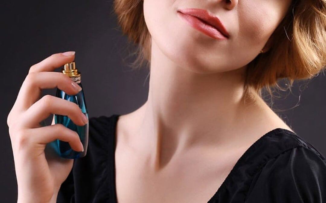 How to wear perfume the right way and not annoy other people