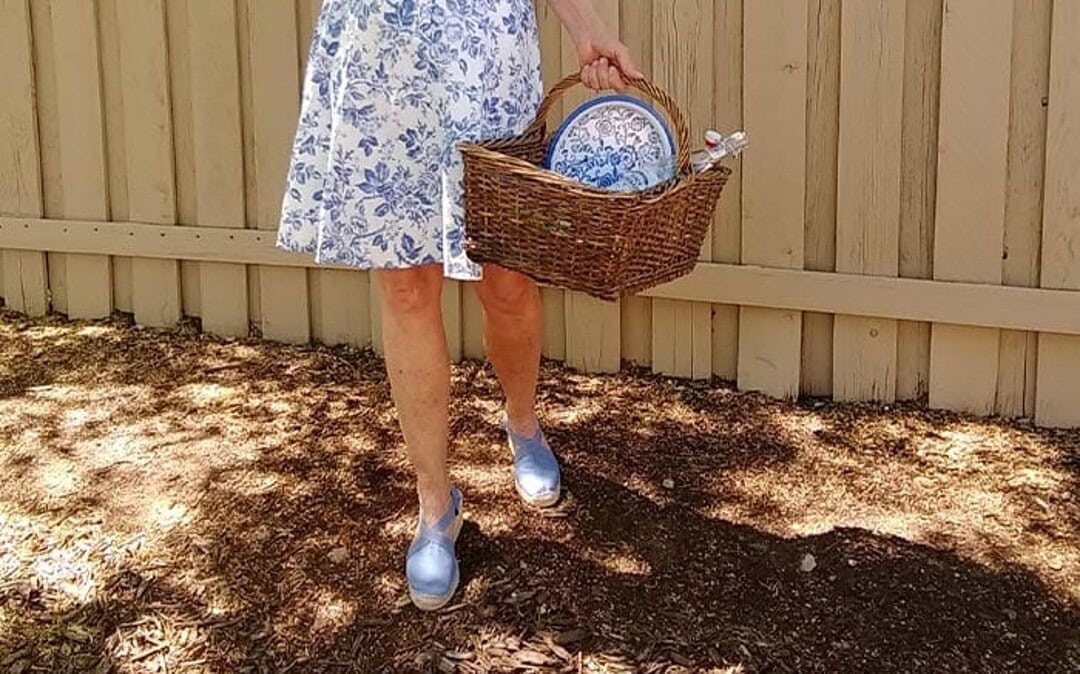 What to wear to a picnic this summer with the best picnic outfits to choose from