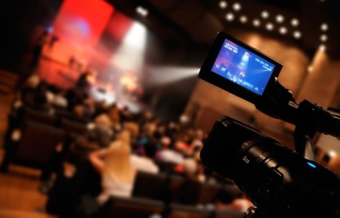 How to Handle Questions about Politics and Society – Media Training Tips for Actors and Music Artists
