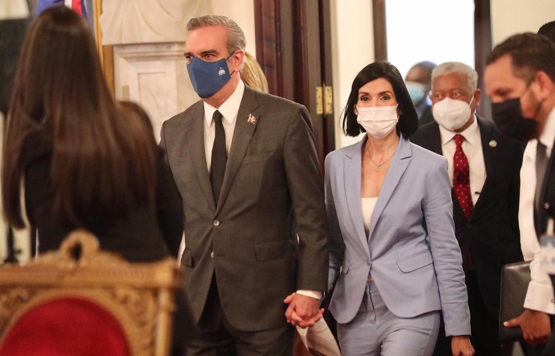 Alma de Raquel está con Luis en España, y él la lleva en su corazón