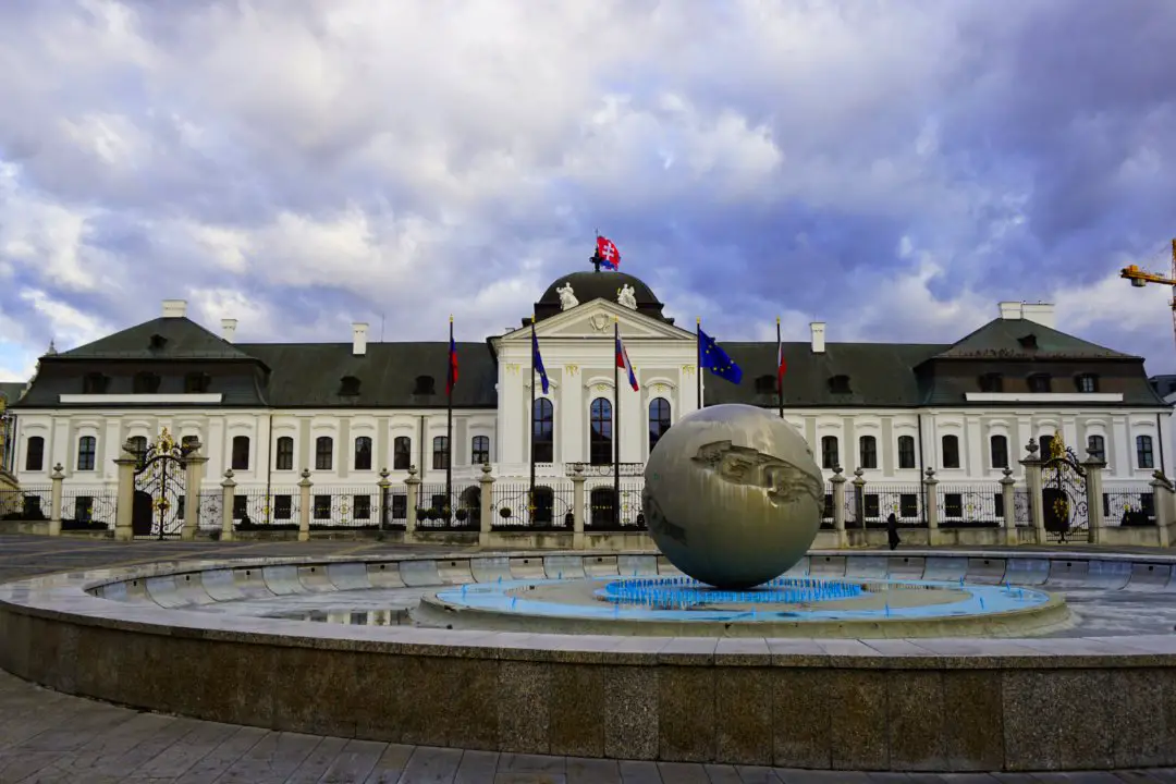 Presidential palace, Bratislava, Slovakia – Experiencing the Globe