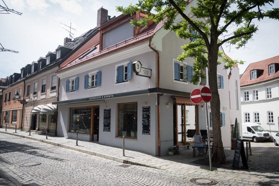 Samstagskinder — Das Ladencafe in der Dachauer Altstadt 2 Das Ladencafe Samstagskinder in der Dachauer Altstadt |
