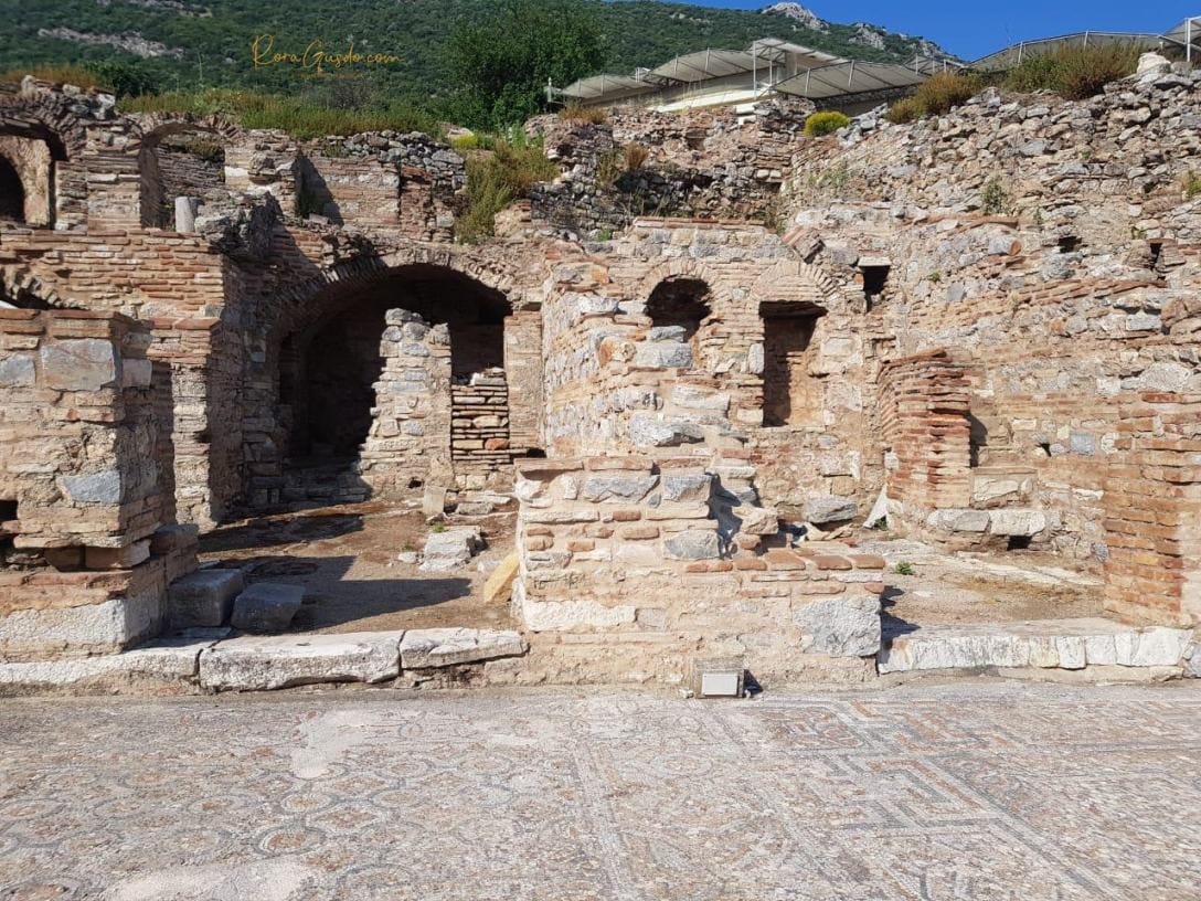 Ruangan pada Bangunan Ephesus