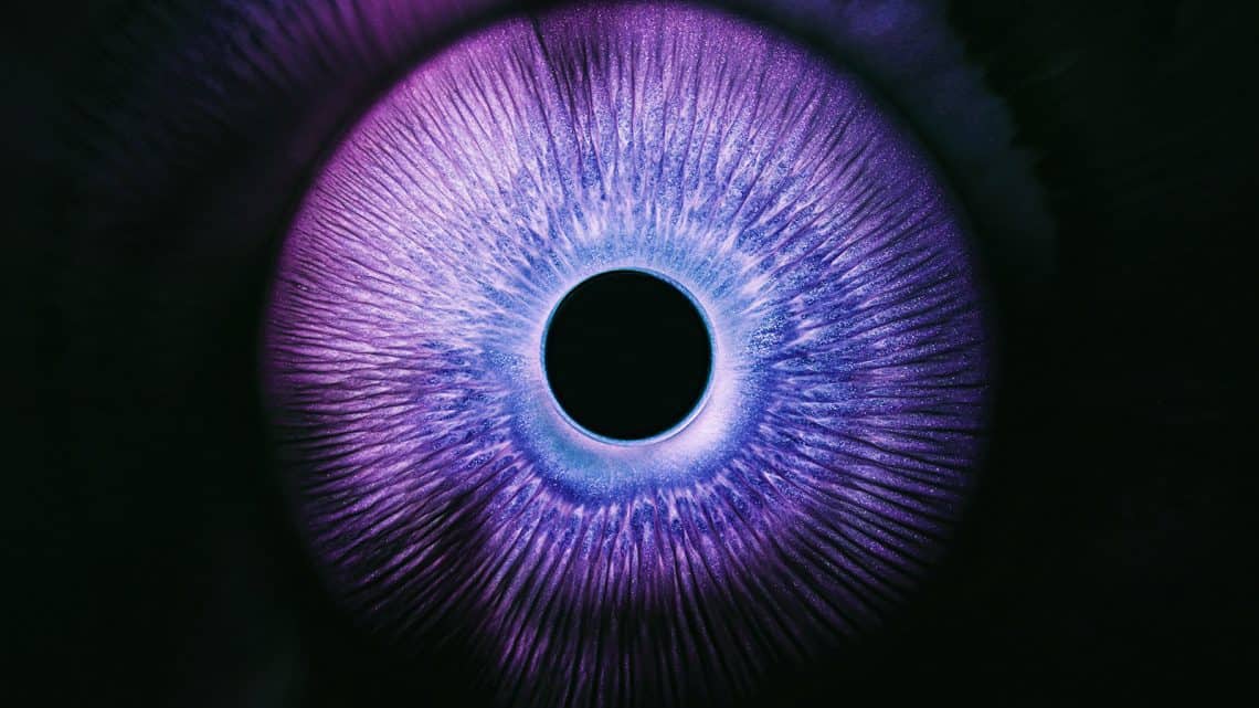 Explosões de Tinta de Rus Khasanov 1 Explosões de Tinta de Rus Khasanov Artes & contextos bursts of inky technicolor liquids mimic human eyes in a short film about optical phenomena