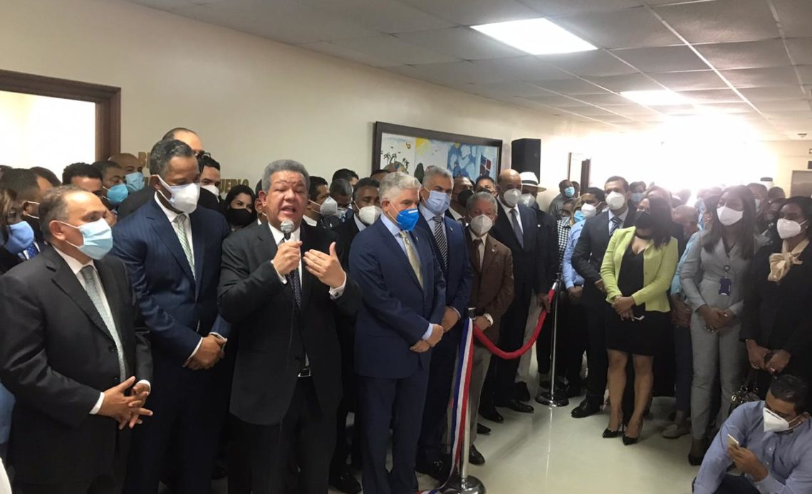 Leonel en el Senado.