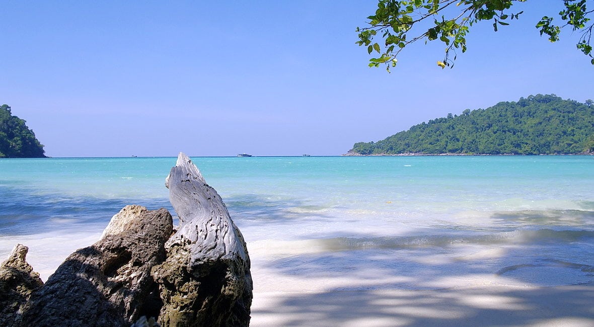 อ่าวไม้งาม เกาะสุรินทร์