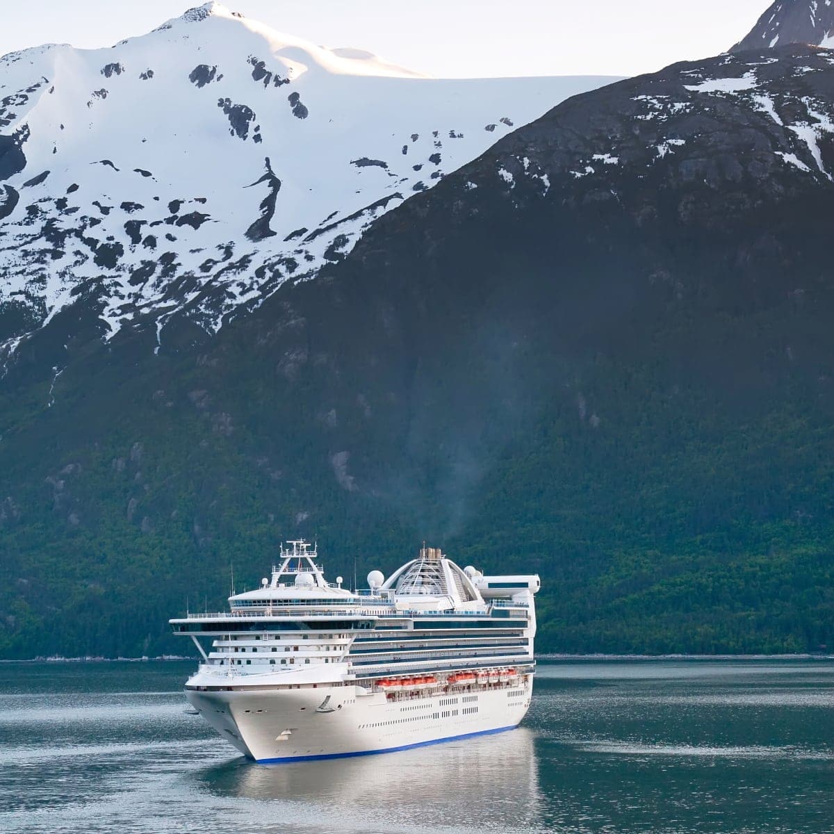 Ready to have the time of your life on your Alaska cruise? This Alaska cruise packing list is everything you need.