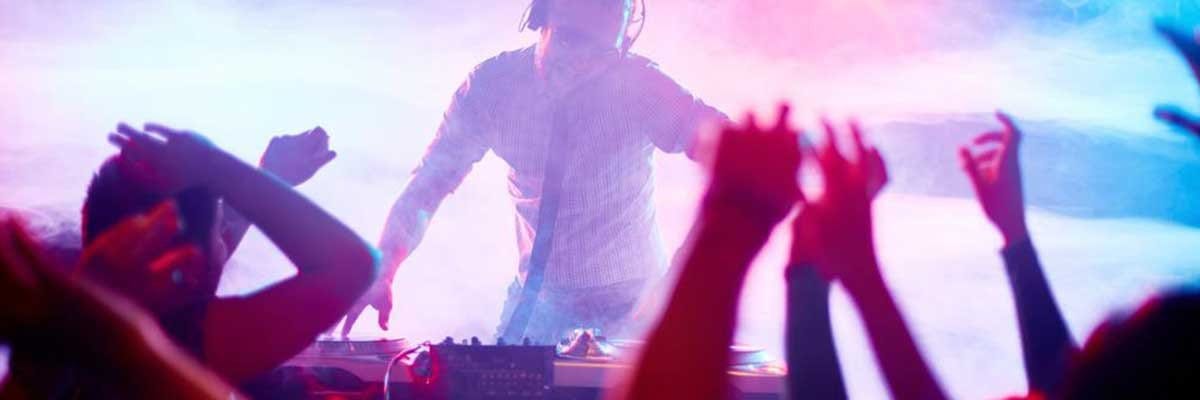 Qual a importância do dj em festas e eventos 1 Qual a importância do dj em festas e eventos 1