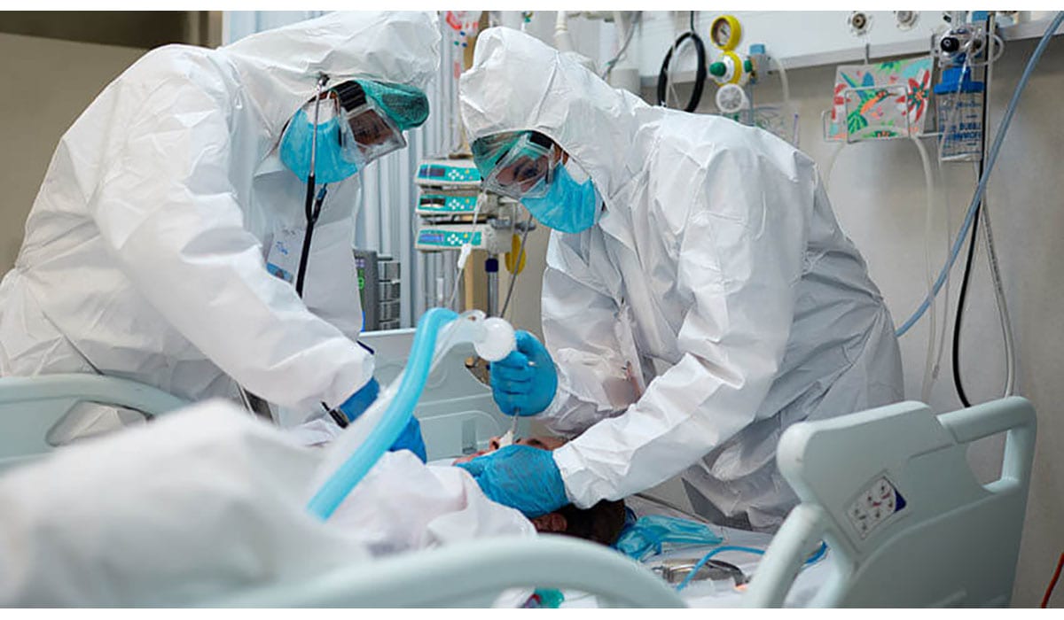 Doctors Inserting Ventilator Tube Hazmat Suits Gatewayextension
