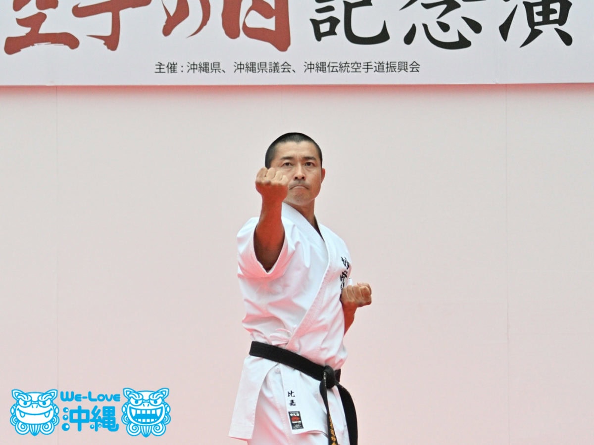 2019空手の日記念演武祭、沖縄県空手道連合会所属、沖縄小林流妙武館恩納支部教士七段 比嘉秀康さんによる「クーサンクー小」