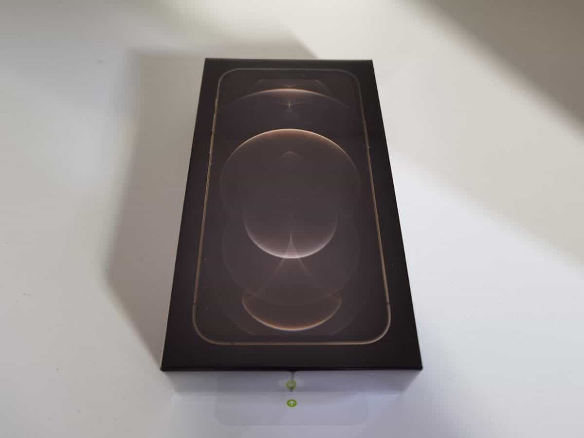 iPhone 12 Pro unboxing