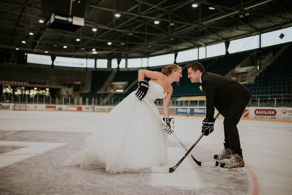 Hochzeit Villa Wenkenhof-Hochzeit Schlüsselzunft-Hochzeit Basel-freie Trauung-Eishockey-Hochzeitsfotograf Basel-Hochzeitsfotograf Schweiz-Destination Wedding-Elopement-Hochzeitsfotograf NRW-Hochzeit Köln-Hochzeitsfotograf Köln-Hochzeitsfotograf Düsseldorf-Boho-Vintage-Hippie-Hochzeit-Vera Prinz