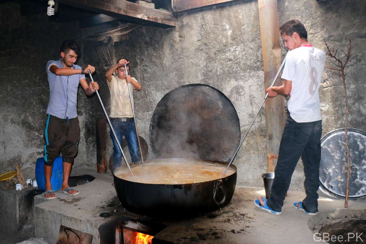 Young boys preparing Harisa