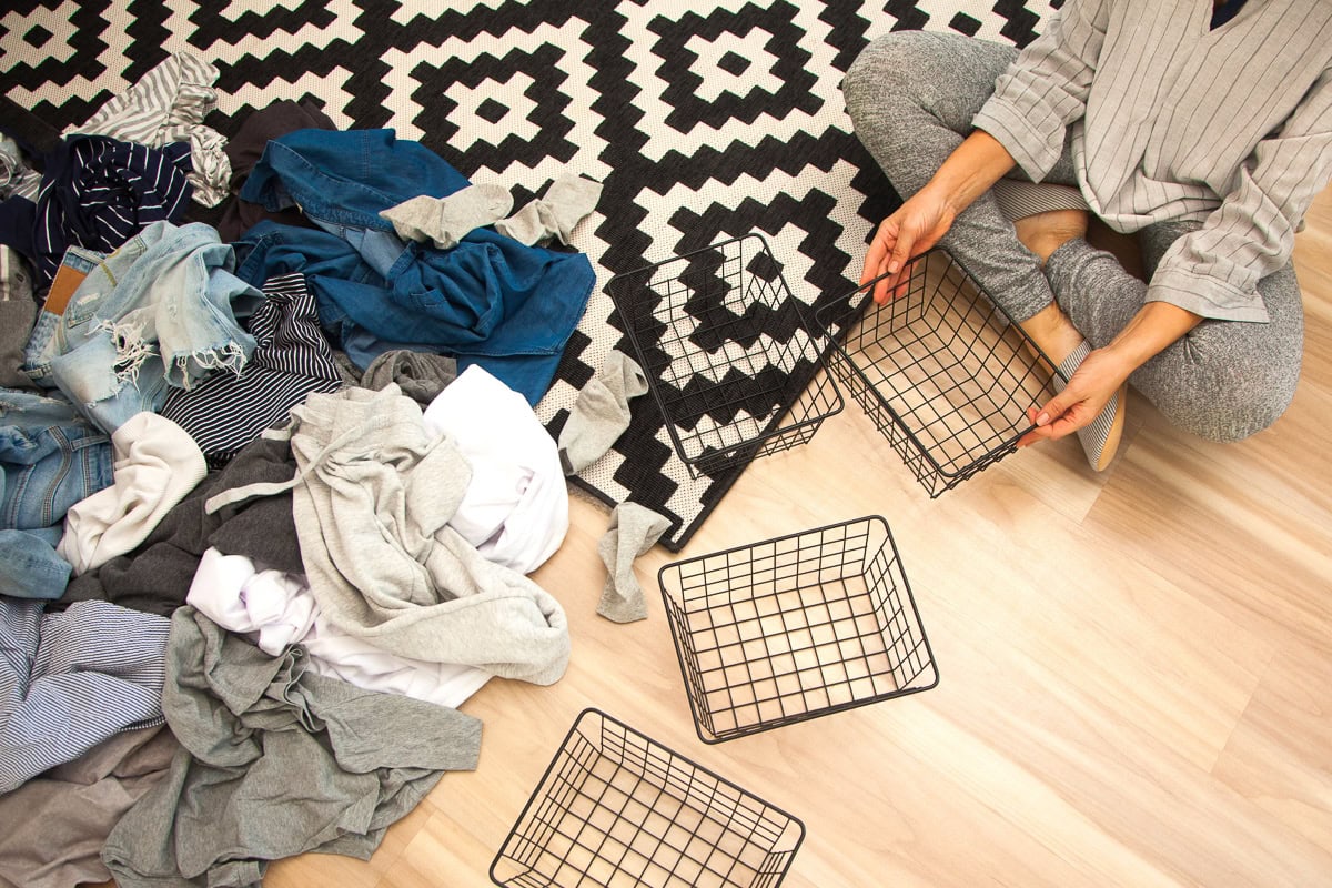 small bedroom clothes storage