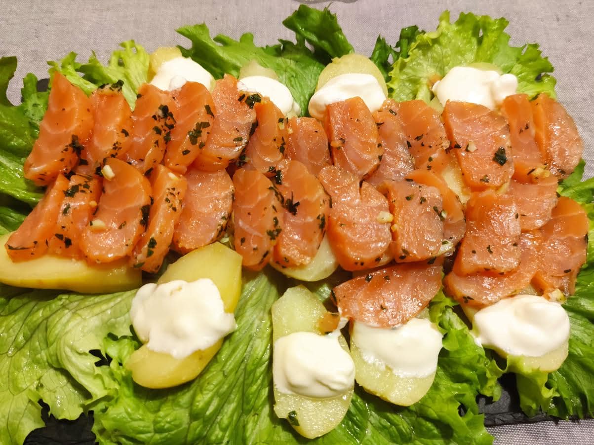 photo de Cœur de saumon mariné au sel et au zeste de citron vert