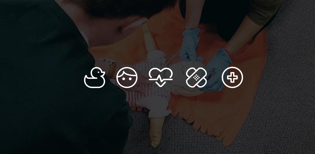 Pierwsza pomoc pediatryczna. Kurs pomocy dzieciom Wrocław szkolenie z pierwszej pomocy dla rodziców kurs pierwszej pomocy pediatrycznej Wrocław